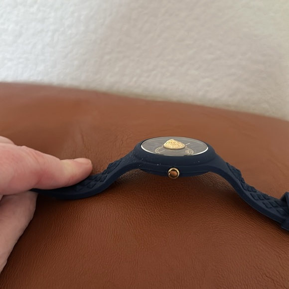 Versus Versace Unisex Watch with Case - Picture 6 of 6